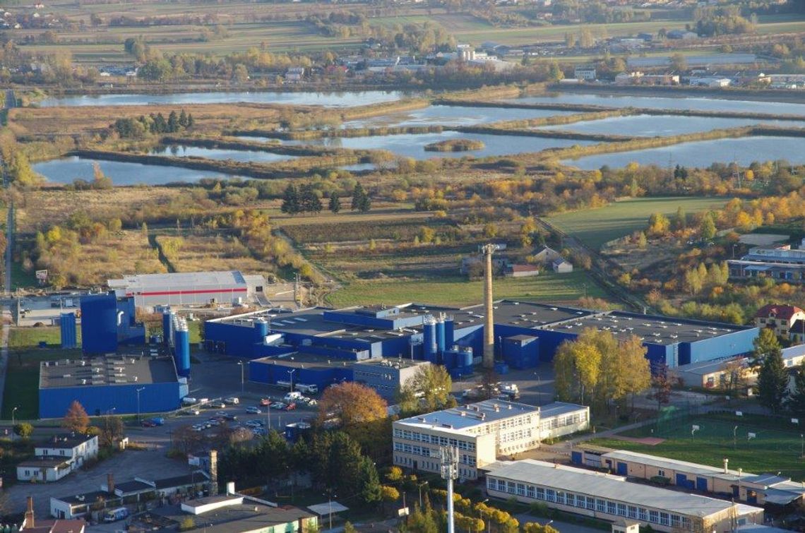 Spółdzielnia Mleczarska Ryki świętuje 100-lecie istnienia. Na przestrzeni stu lat rozwinęła się z małej rzemieślniczej produkcji masła i nabiału do nowoczesnego zakładu, obecnego w Polsce i za granicą. Jubileusz obejmuje nowe logo, odświeżone opakowania i premierowe produkty.