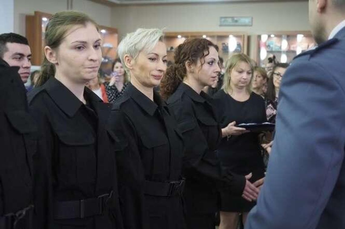 111 nowych policjantów w lubelskim garnizonie. Dzisiaj złożyli ślubowanie [zdjęcia]