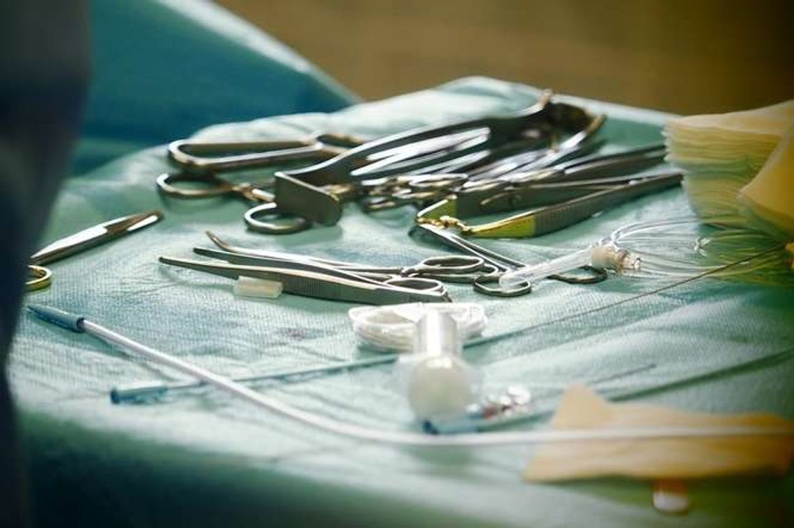 12-latka znaleziona z ranami ciętymi. Co się stało w mieszkaniu?