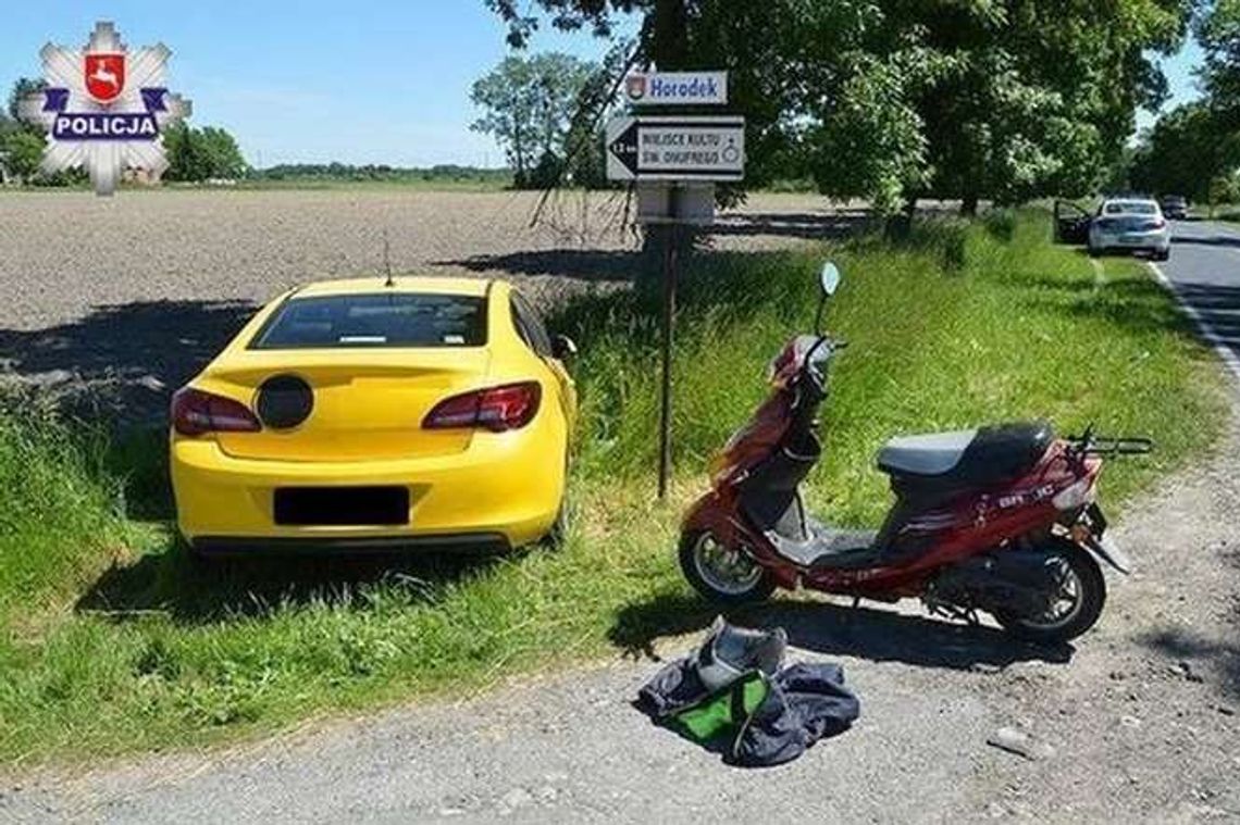13-latek skręcał motorowerem. Nie zauważył, że wyprzedza go samochód