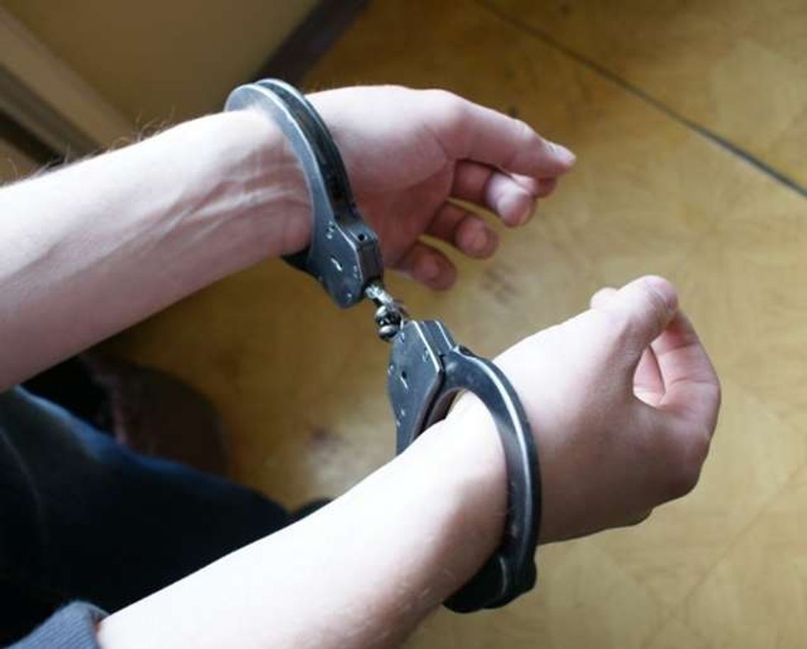 13-latek zrywał kobietom łańcuszki, nakradł na 6 tys. zł