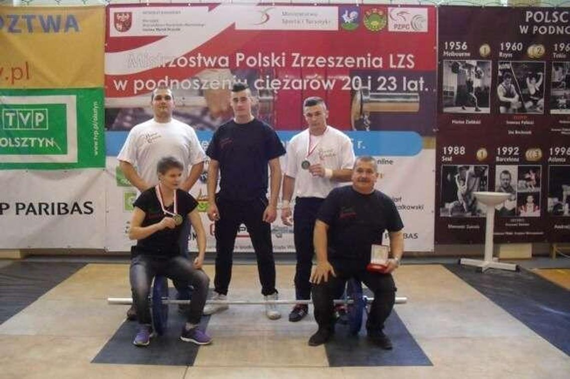 13 medali zawodników z woj. lubelskiego poczas mistrzostw LZS w podnoszeniu ciężarów 13 medali zawodników z woj. lubelskiego poczas mistrzostw LZS w podnoszeniu ciężarów