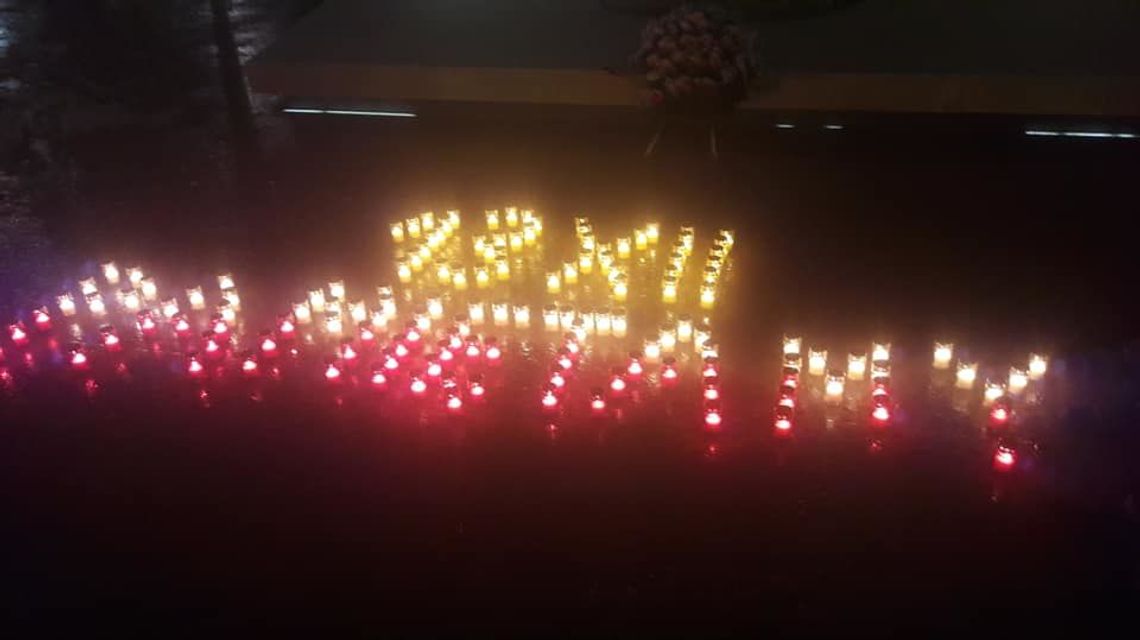 "13 XII. Pamiętamy". Zapalili znicze na placu Litewskim w Lublinie