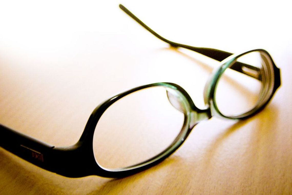14-latek zaczepił 70-latkę, zniszczył jej okulary