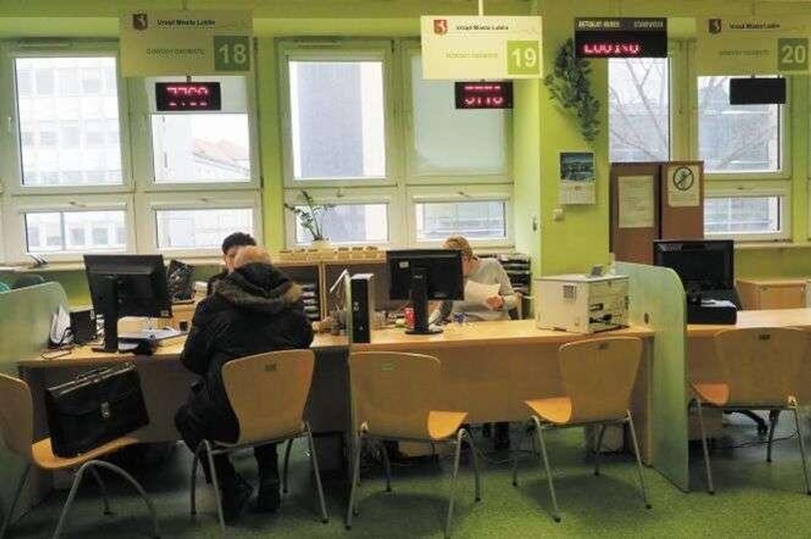 14 tys. osób może mieć problem. Urzędy w Lublinie czeka szturm 14 tys. osób może mieć problem. Urzędy w Lublinie czeka szturm