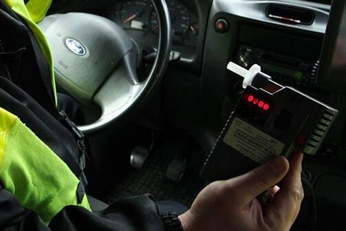 15-latek po alkoholu na skuterze i z dwoma pasażerami