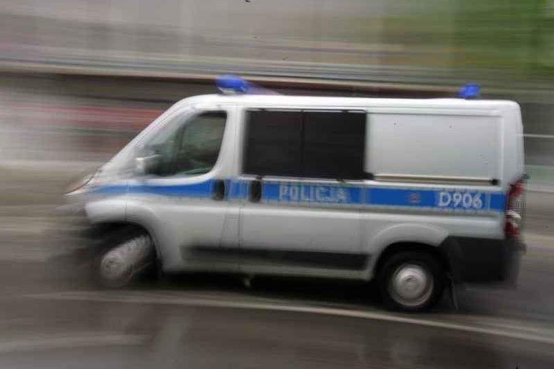 15-latka ugodzona nożem w parku. 17-latek zatrzymany