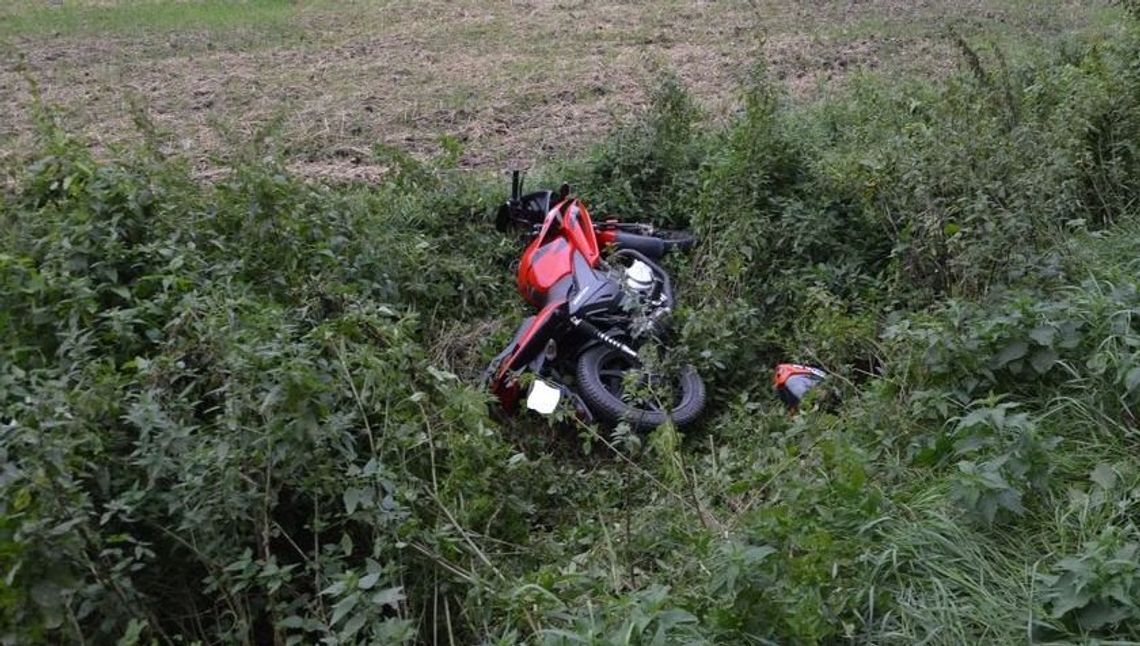 15-latka wjechała motocyklem do rowu. Trafiła do szpitala