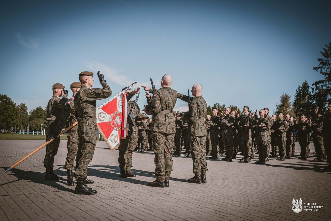 154 ochotników złożyło przysięgę w Dęblinie. Za nimi „Wakacje z WOT” 154 ochotników złożyło przysięgę w Dęblinie. Za nimi „Wakacje z WOT”