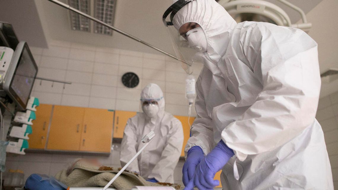 16 965 nowych przypadków zakażenia koronawirusem w Polsce. Zmarło 48 chorych 16 965 nowych przypadków zakażenia koronawirusem w Polsce. Zmarło 48 chorych