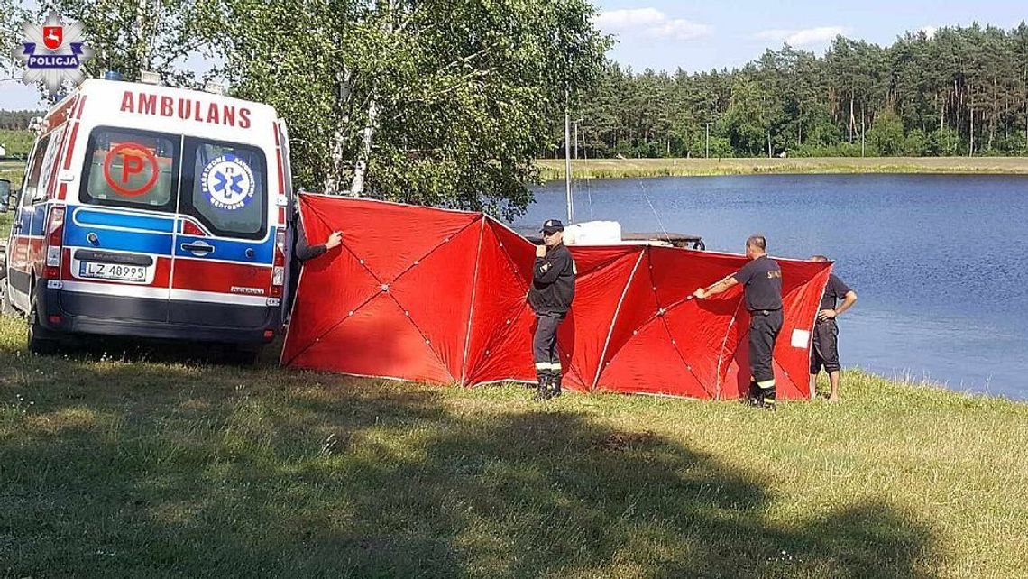 17-latek nie żyje. Chciał dopłynąć do wyspy na środku zalewu i opadł z sił