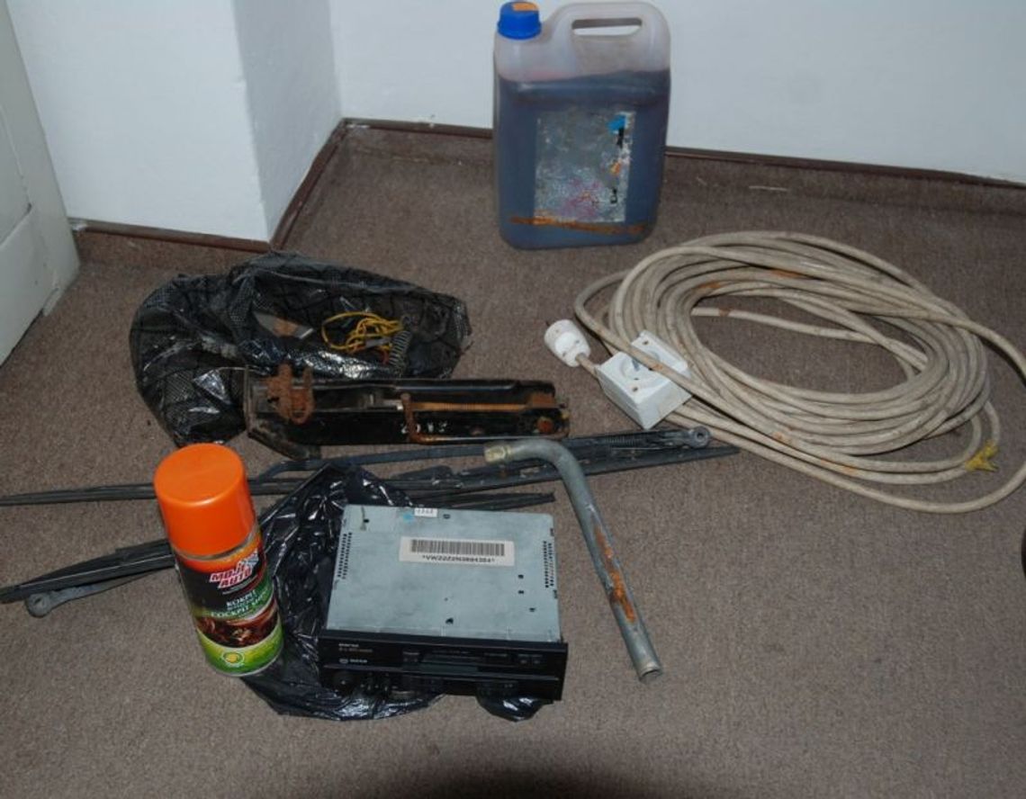 17-latek okradał volkswageny