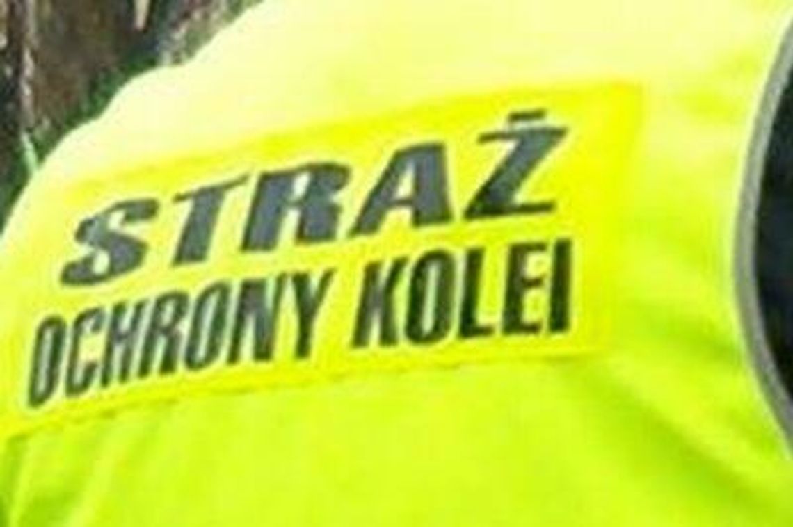 17-latek siedział na torach