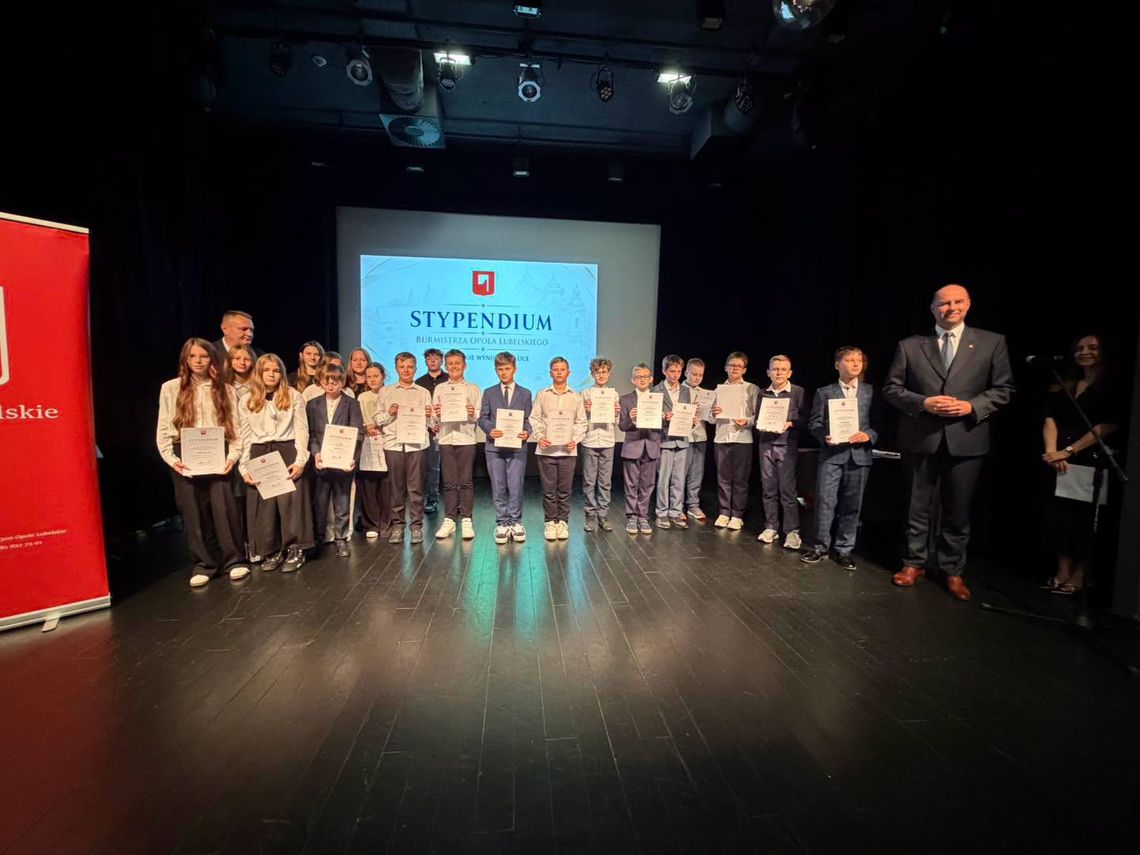 170 uczniów z gminy Opole Lubelskie otrzymało stypendia. Każdy dostał po 500 zł