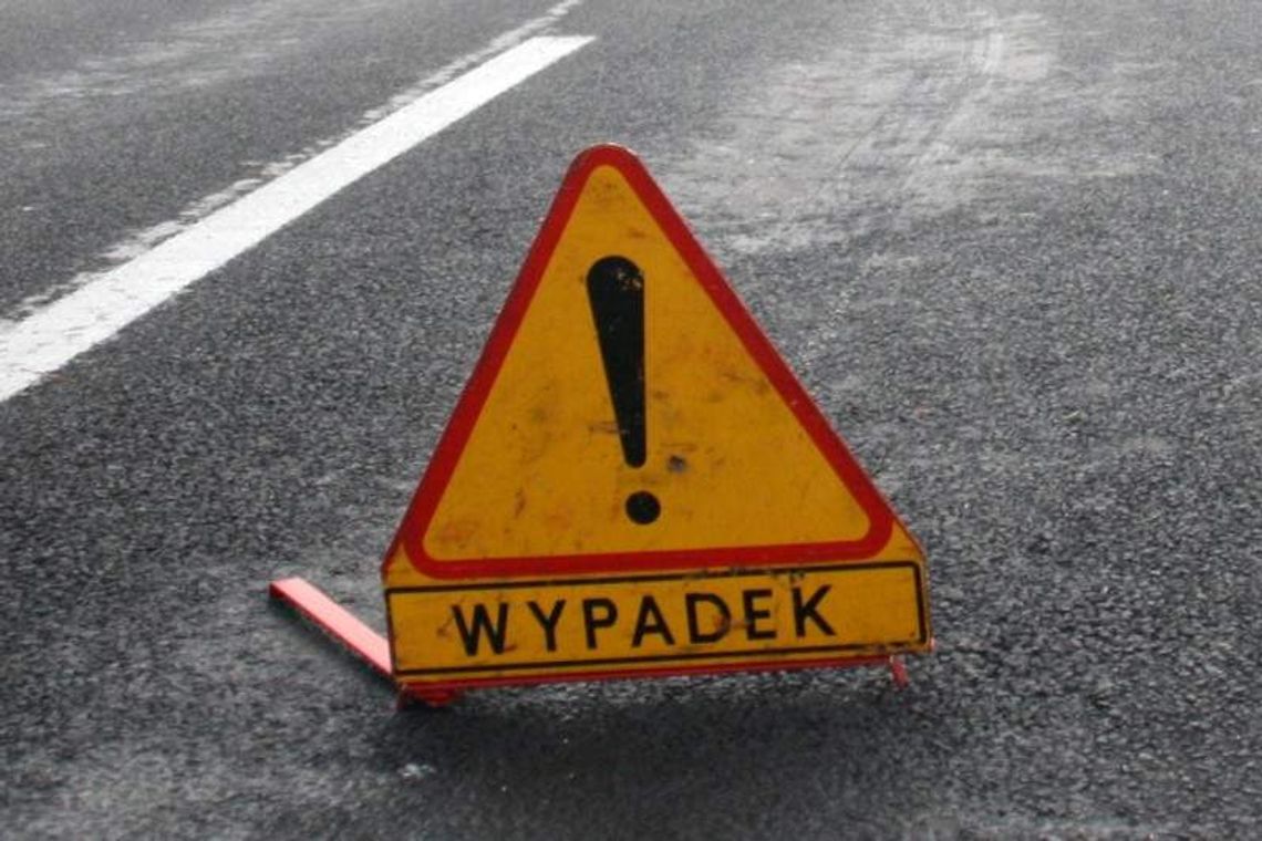 18-latek leżał na jezdni. Zginął potrącony przez samochód