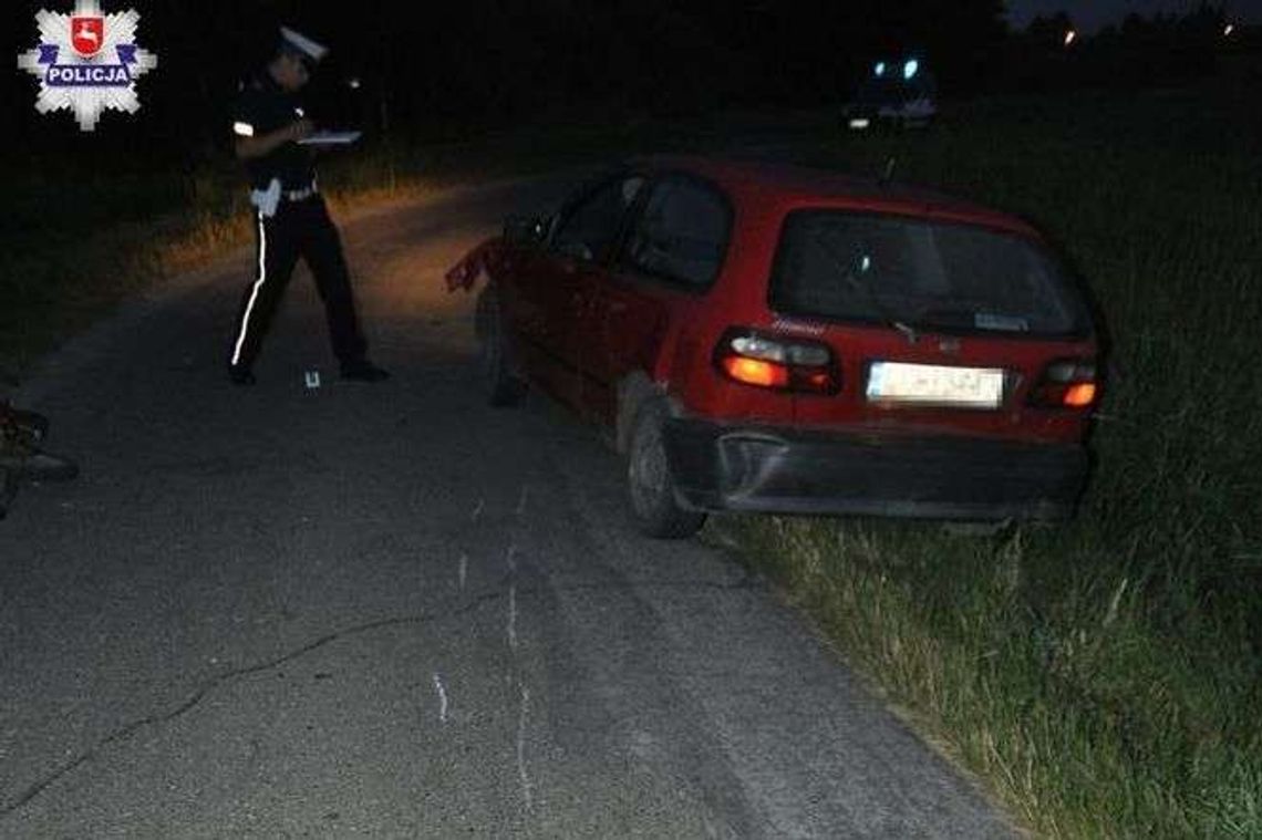 18-latek na motorowerze "ściął zakręt" i zderzył się z samochodem