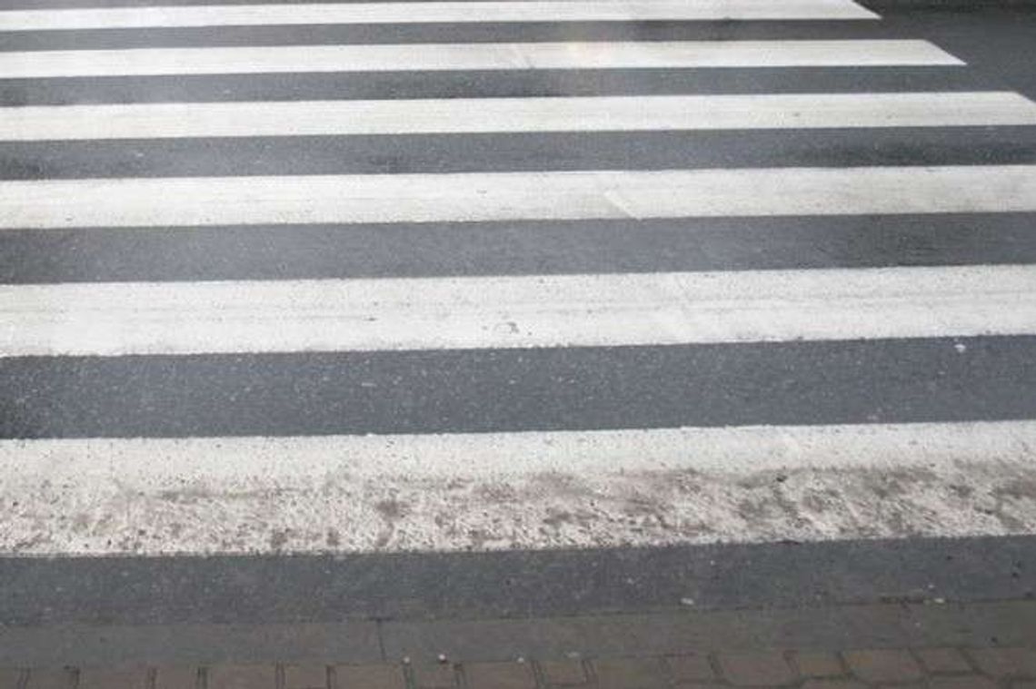 18-latek potrącił 17-letnią pieszą na przejściu 18-latek potrącił 17-letnią pieszą na przejściu