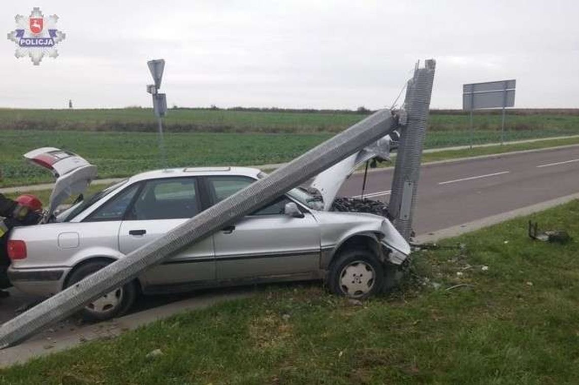 18-latek rozbił się na słupie. W audi łyse opony 18-latek rozbił się na słupie. W audi łyse opony