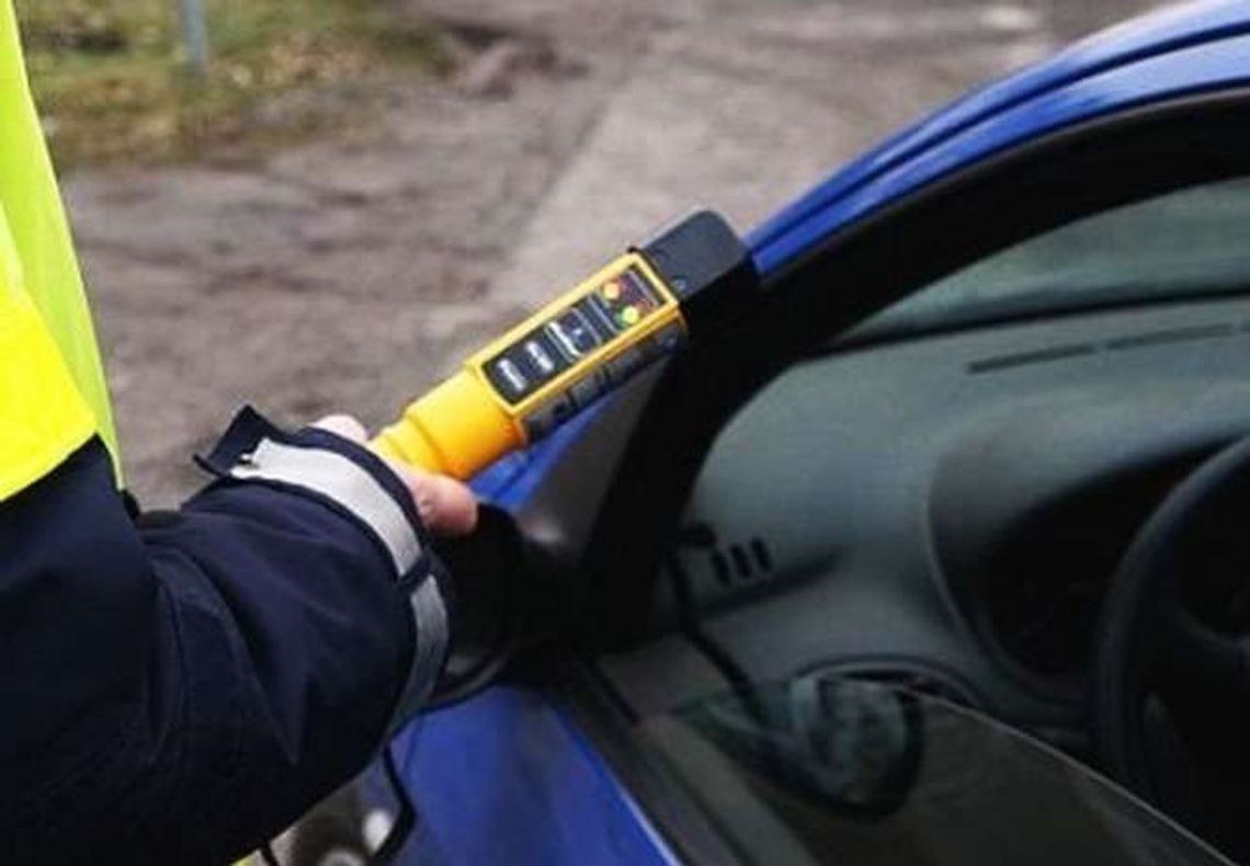 18-latka uczyła się jeździć samochodem, miała 3 promile 18-latka uczyła się jeździć samochodem, miała 3 promile