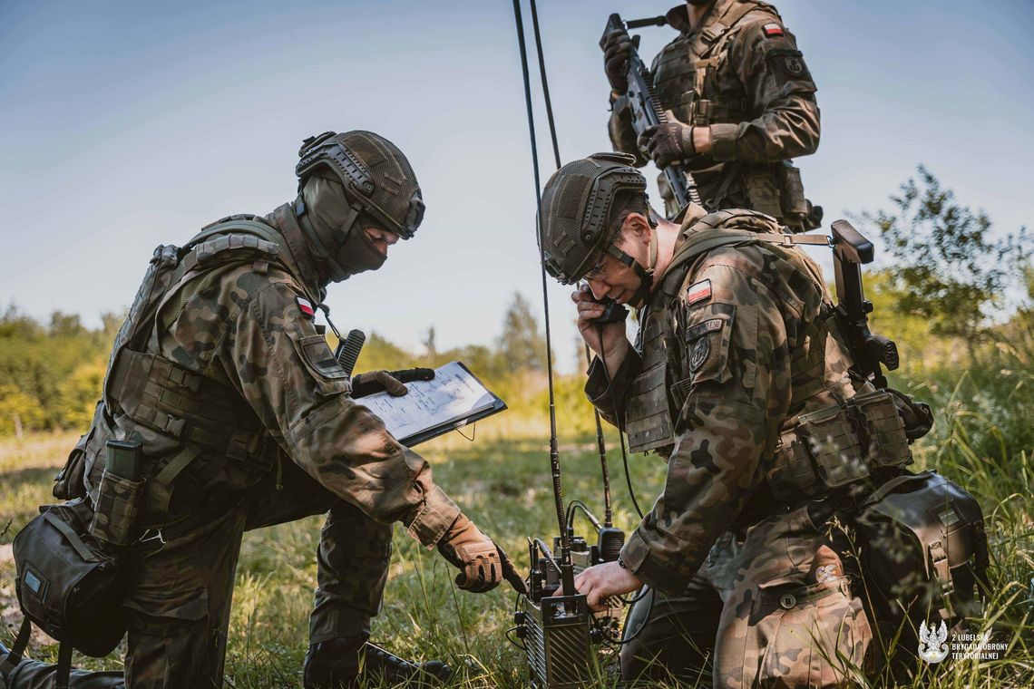 Grupa 188 ochotników rozpoczynających szkolenie wojskowe w ramach tegorocznej edycji programu „Wakacje z WOT”.