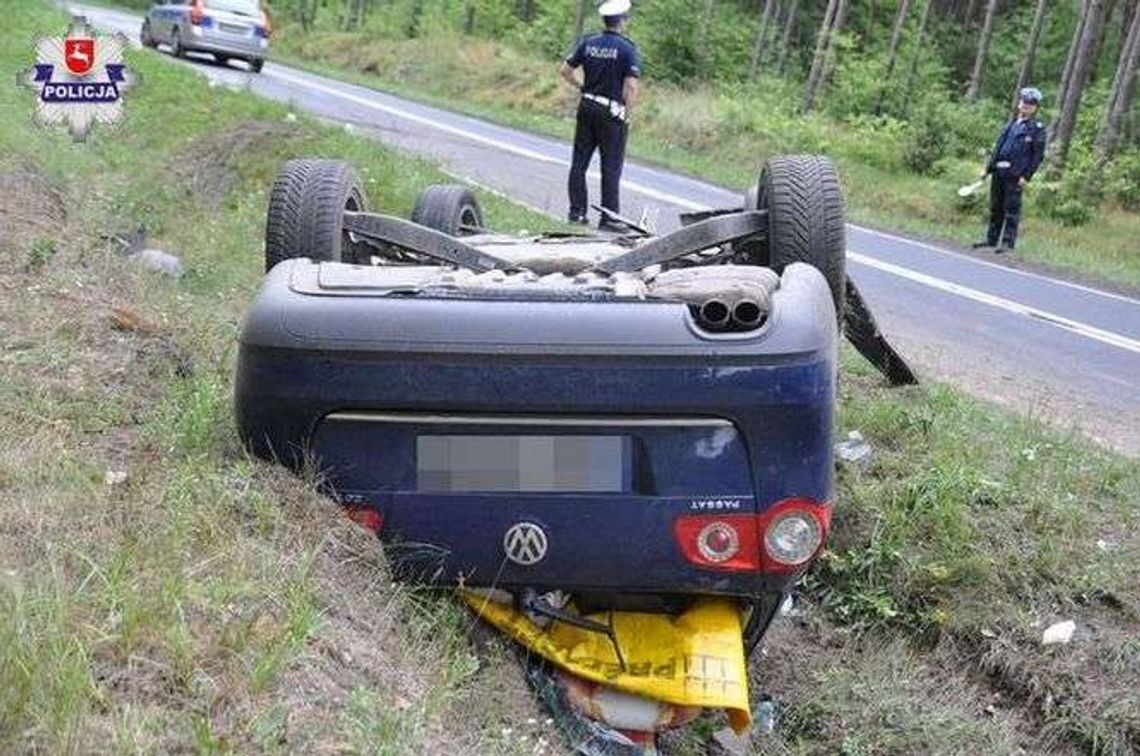 19-latek jechał zbyt szybko i dachował. Trzy osoby ranne 19-latek jechał zbyt szybko i dachował. Trzy osoby ranne