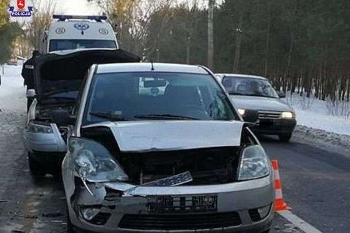 19-latek nie zachował odstępu. Zderzenie trzech aut 