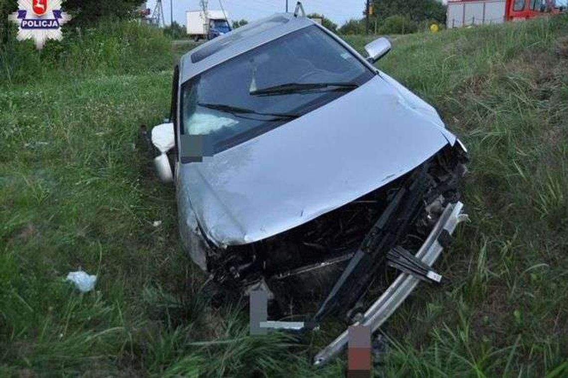 19-latek wpadł audi do rowu. Nieprzytomny trafił do szpitala