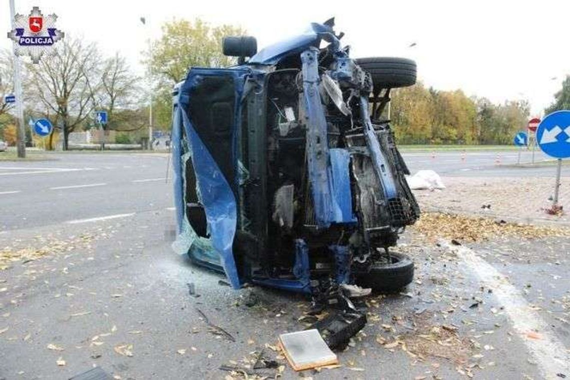 19-latek wymusił pierwszeństwo. Cztery osoby w szpitalu (zdjęcia) 19-latek wymusił pierwszeństwo. Cztery osoby w szpitalu (zdjęcia)