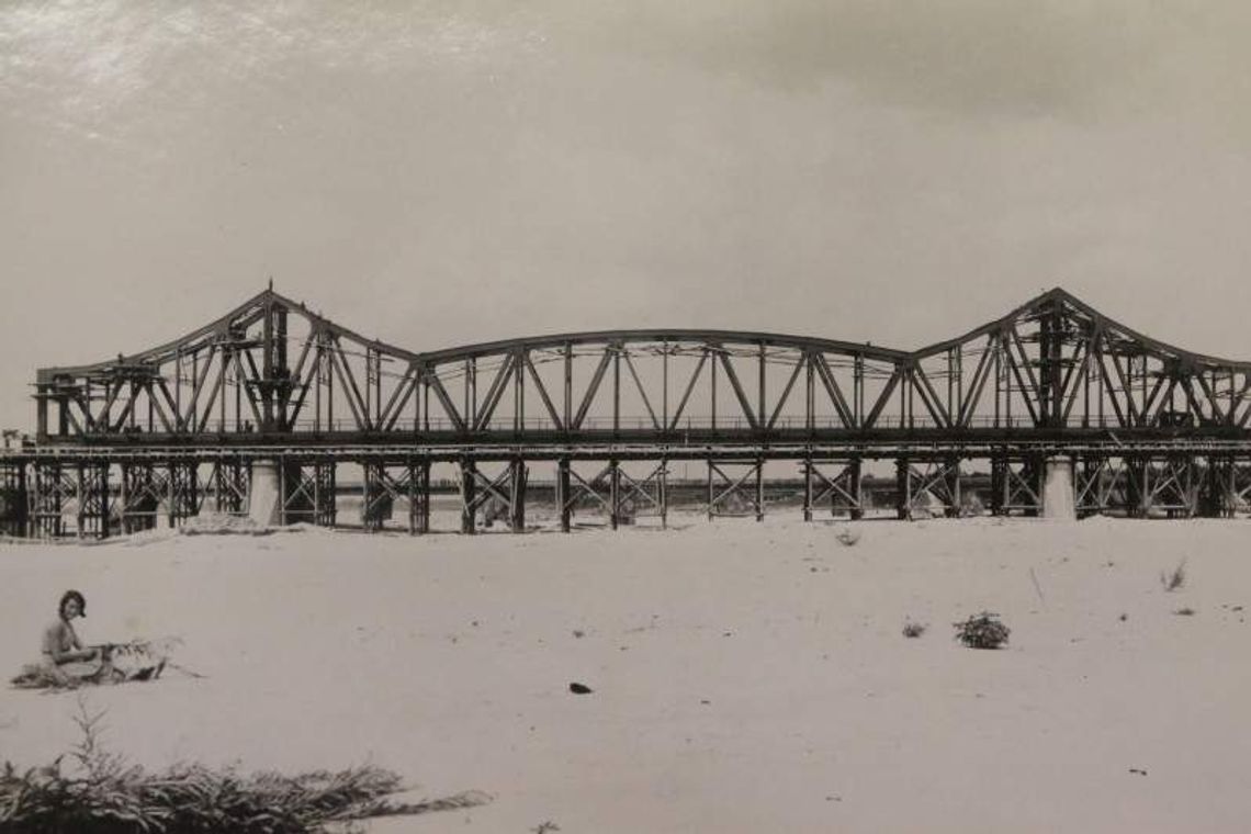 1931-1934. Tak powstał most w Puławach