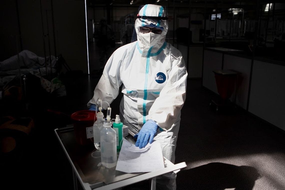 2 525 nowych przypadków zakażenia koronawirusem w Polsce. Poniedziałkowy raport 