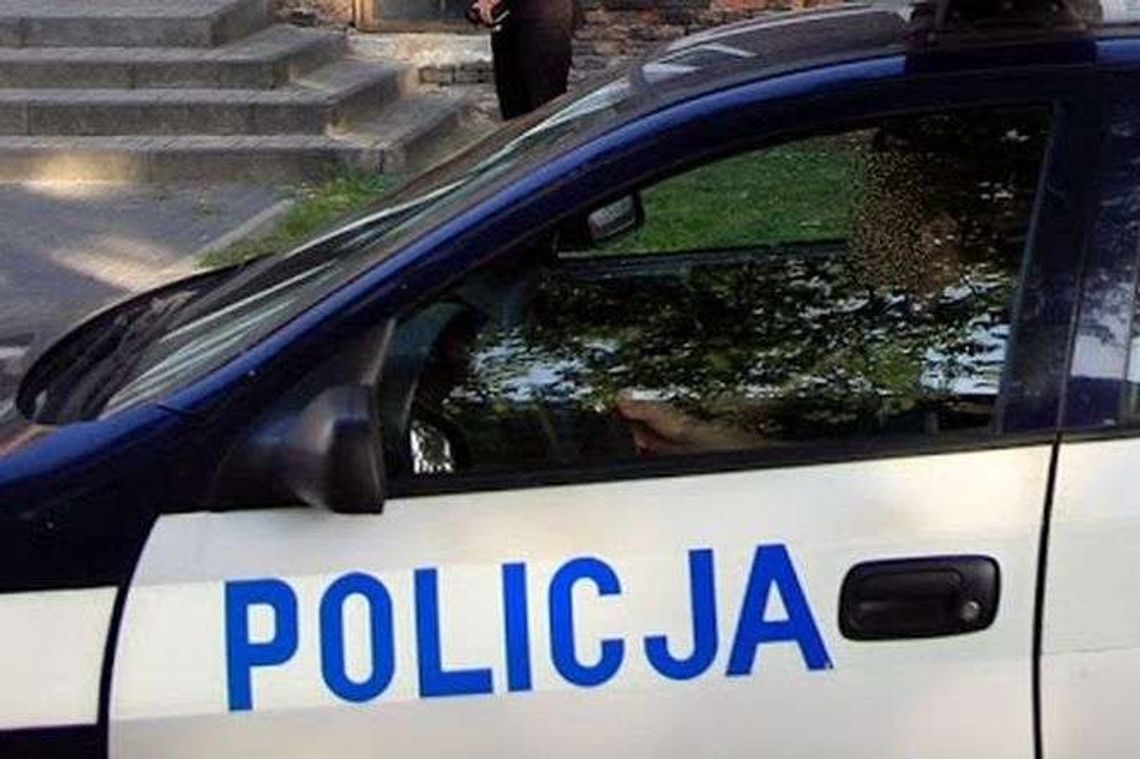 2-letnia dziewczynka wypadła z trzeciego piętra. Matka była pijana