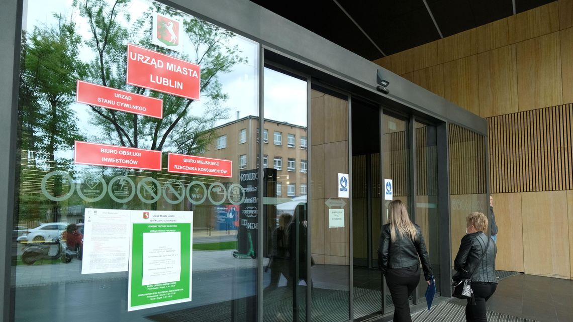 2 maja: pracujący, ale nie dla urzędów. Tego dnia spraw nie załatwisz