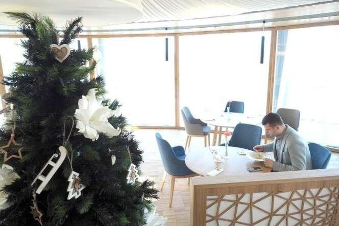 2 PI ER: Restauracja w LCK juz działa. Lokalne produkty na okrągło