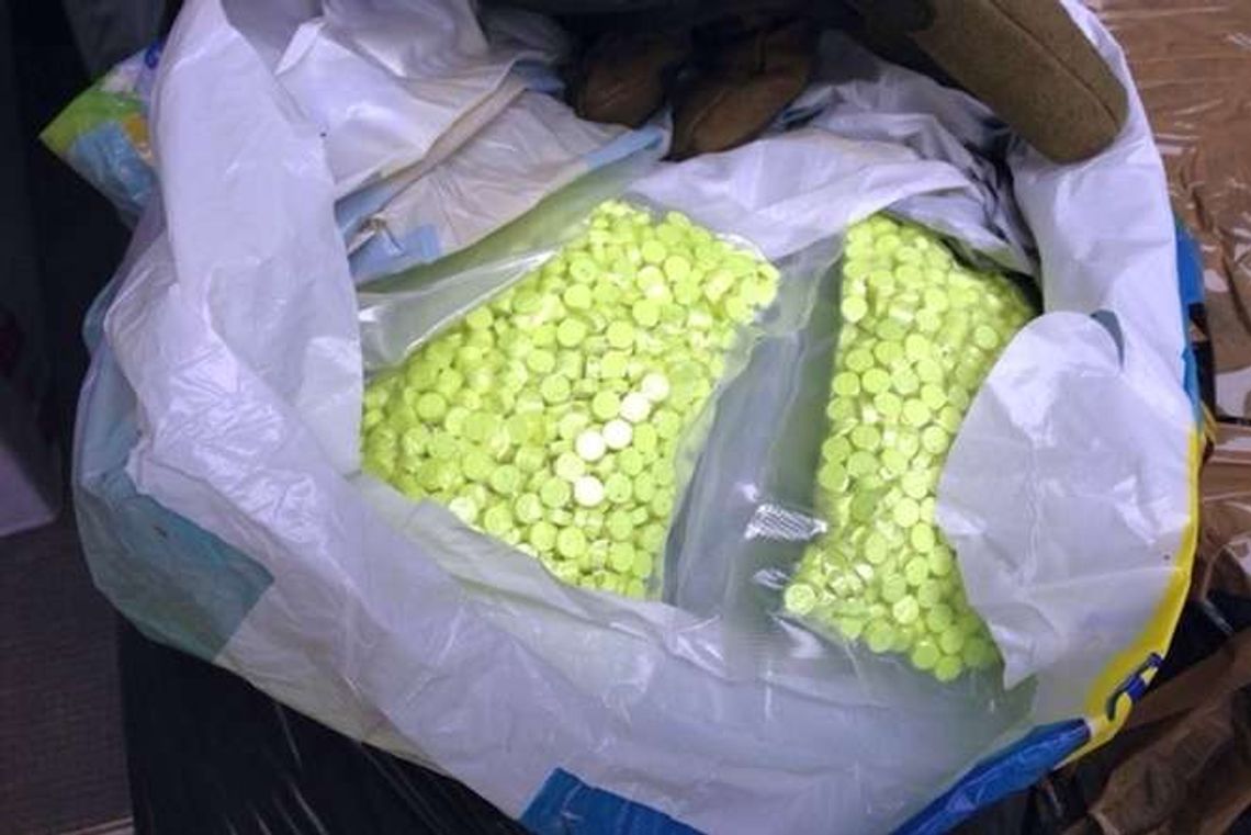 2 tys. tabletek ekstazy w bagażu podróżnym [zdjęcia]