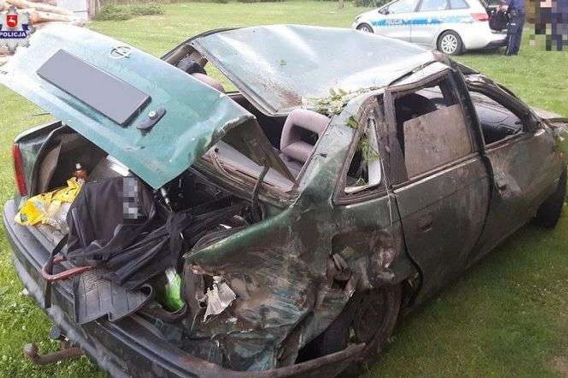 20-latek dachował oplem. W środku była marihuana