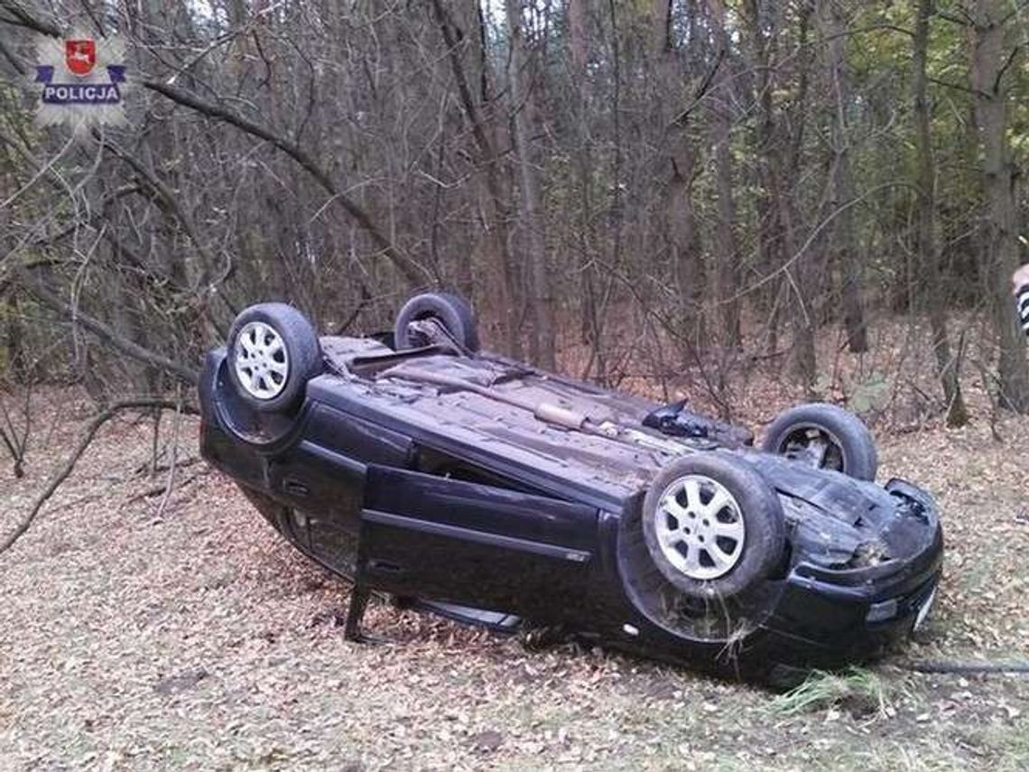 20-latek jechał za szybko. Jego opel dachował