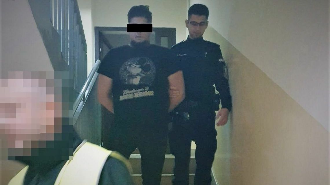 20-latek przyszedł po pieniądze. Wpadł na gorącym uczynku 20-latek przyszedł po pieniądze. Wpadł na gorącym uczynku