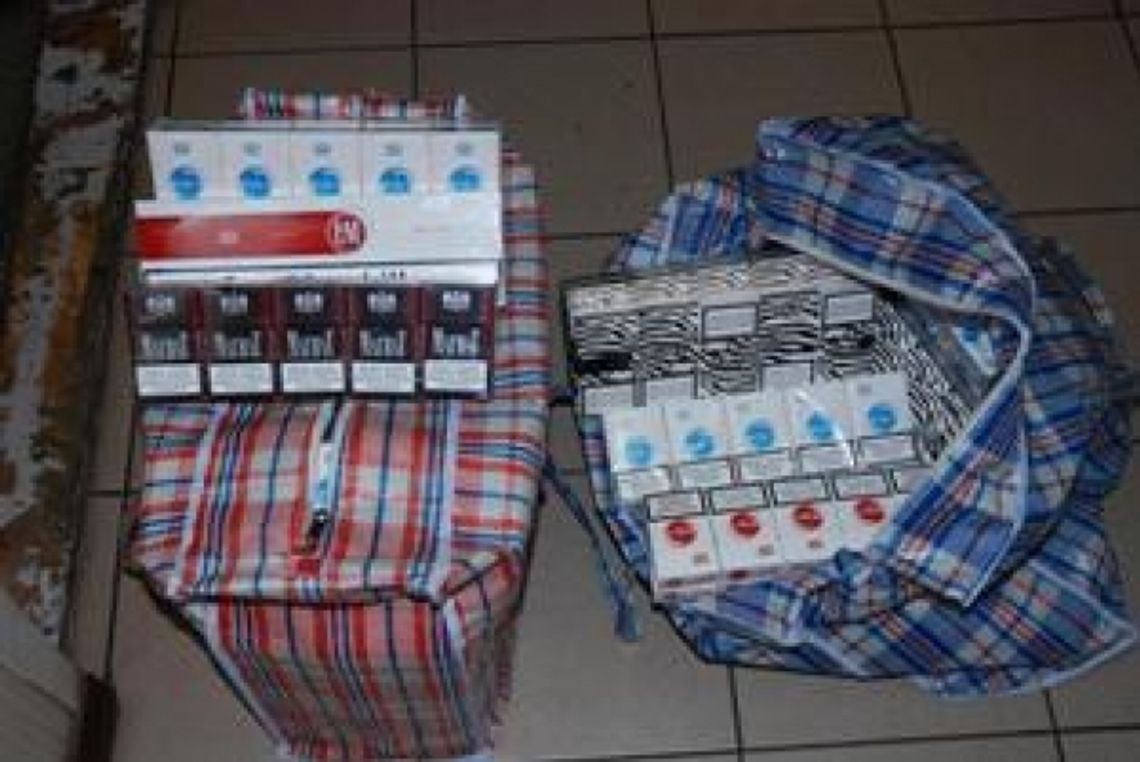 20-latek trafił do aresztu. Miał 600 paczek nielegalnych papierosów