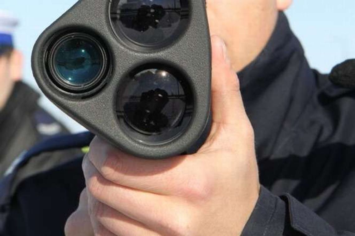 21-latek stracił prawo jazdy za prędkość 21-latek stracił prawo jazdy za prędkość