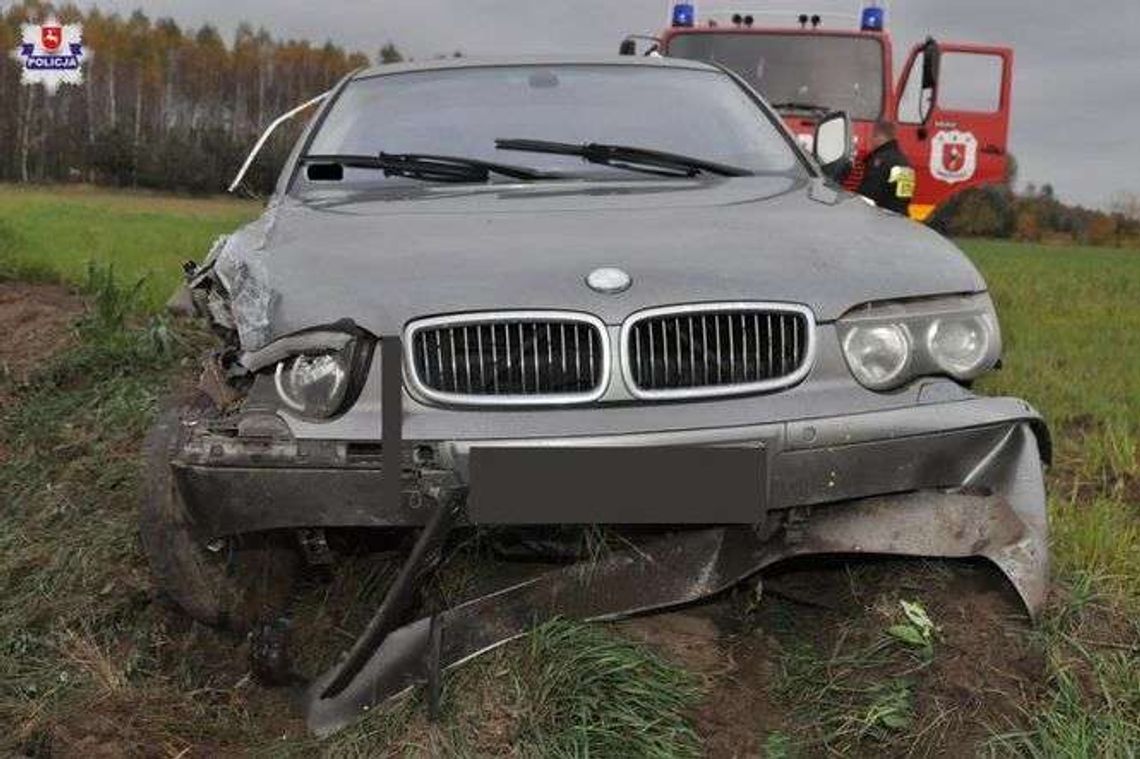 21-latek uderzył BMW w tył audi. Był pod wpływem alkoholu, dwie osoby ranne