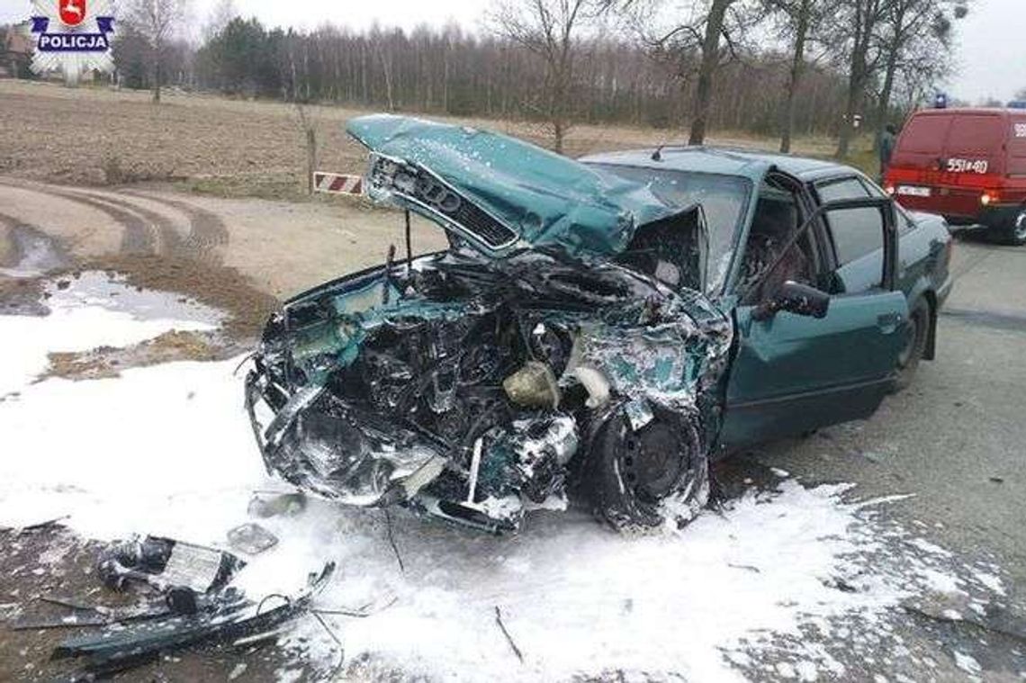 22-latek skręcał ciężarówką. Spowodował poważny wypadek 22-latek skręcał ciężarówką. Spowodował poważny wypadek