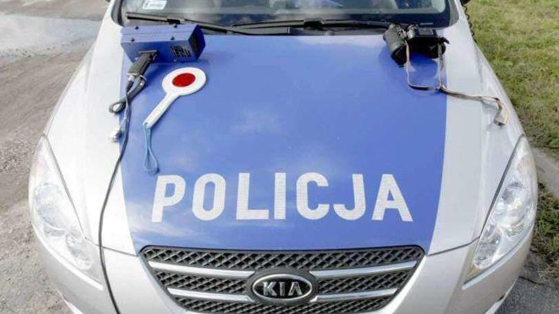 22 zatrzymane prawa jazdy i ponad 700 wykroczeń. Bilans weekendu na policji