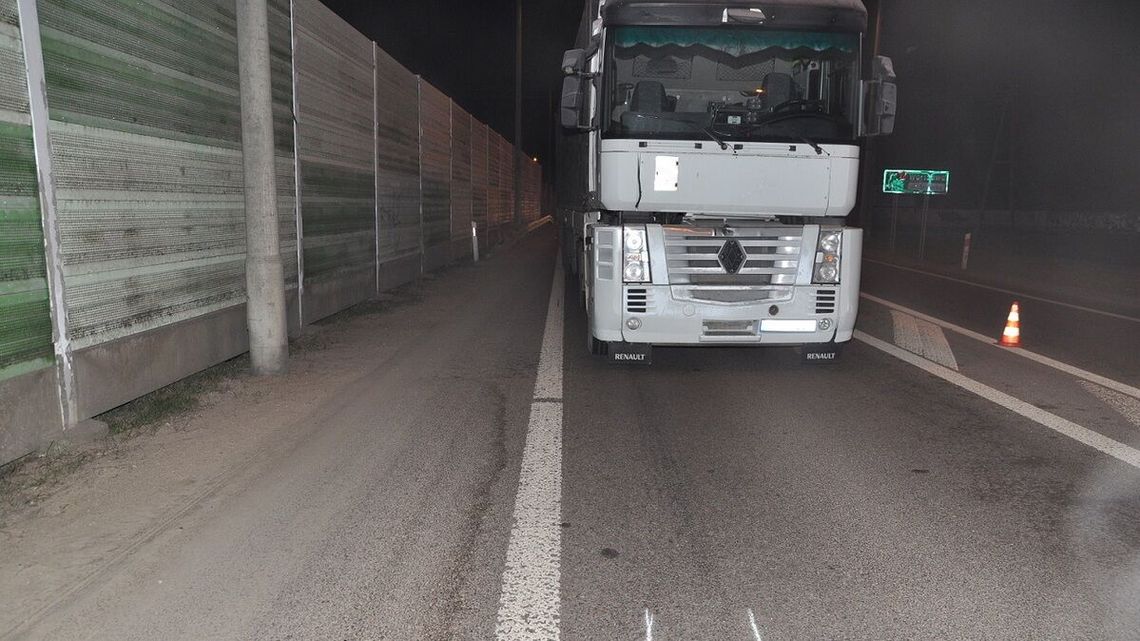 23-latek wbiegł pod rozpędzoną ciężarówkę? Nie przeżył tego wypadku