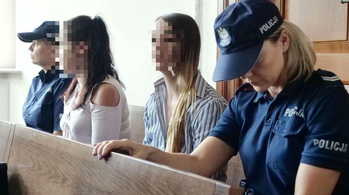 23-latka i jej partnerka z zemsty napadały na Żabki z atrapą pistoletu. Usłyszały wyrok
