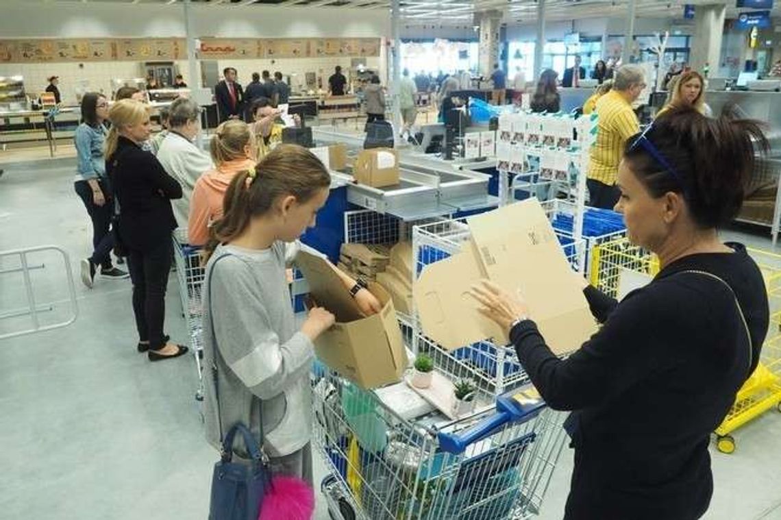 23 tysiące osób na otwarciu IKEA Lublin. Były też mandaty dla kierowców
