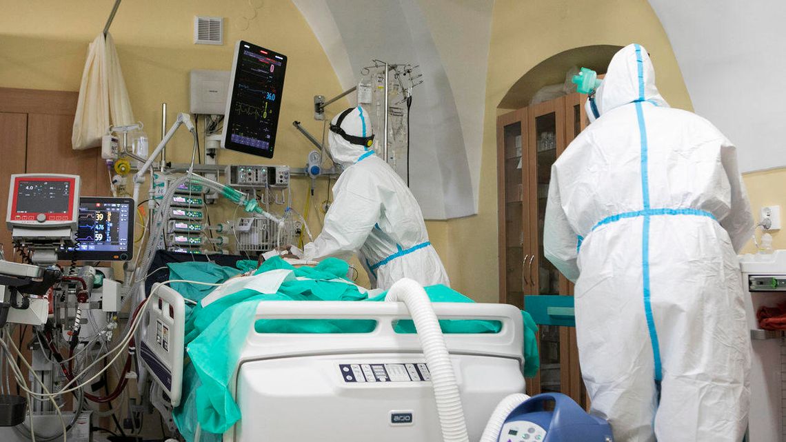 24 785 nowych przypadków zakażenia koronawirusem w Polsce. Zmarło 236 chorych 24 785 nowych przypadków zakażenia koronawirusem w Polsce. Zmarło 236 chorych