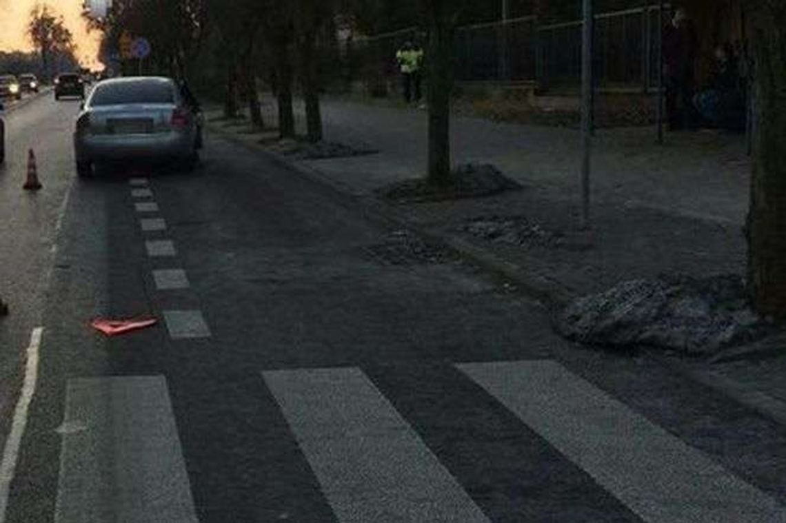 24-latka nie zauważyła pieszych? Groźny wypadek na przejściu 