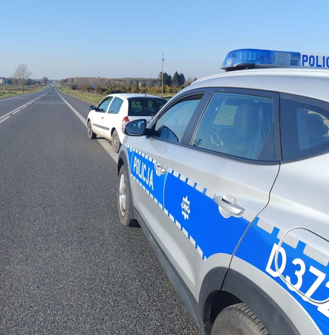 25-latek uciekał przed policją, bo nie miał prawa jazdy 25-latek uciekał przed policją, bo nie miał prawa jazdy