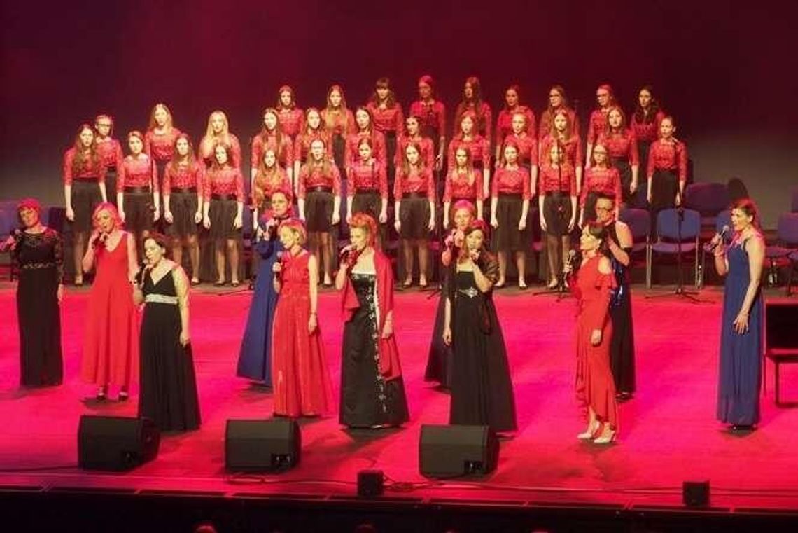 25-lecie znanej lubelskiej szkoły niepublicznej. Zaczynali od 40 uczniów [zdjęcia]