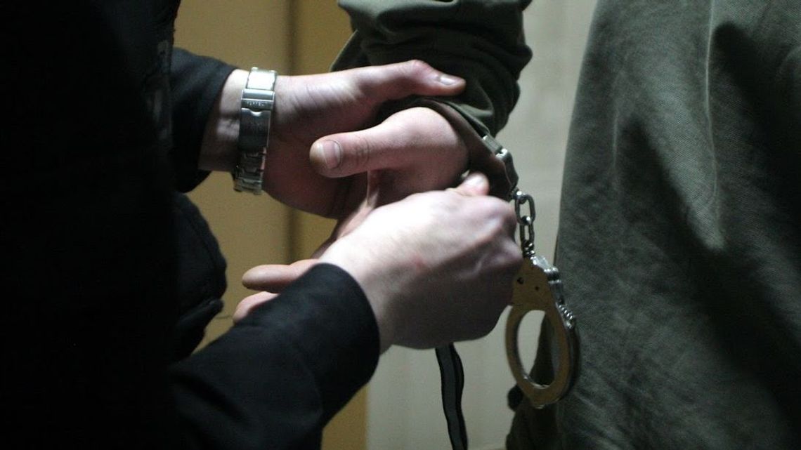 26-latek przyszedł na komendę z torbą. Co powiedział policjantowi?